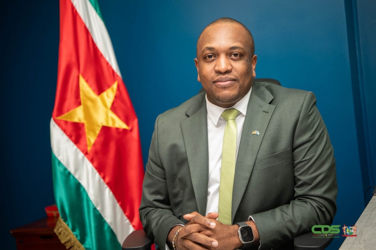 Minister Melvin Bouva