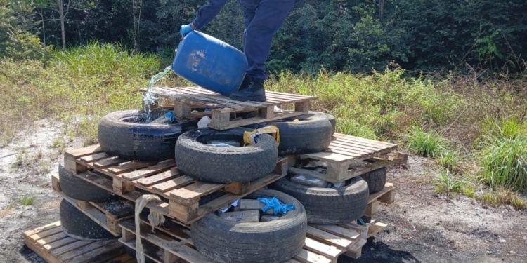 Verbranden drugs in Kraka