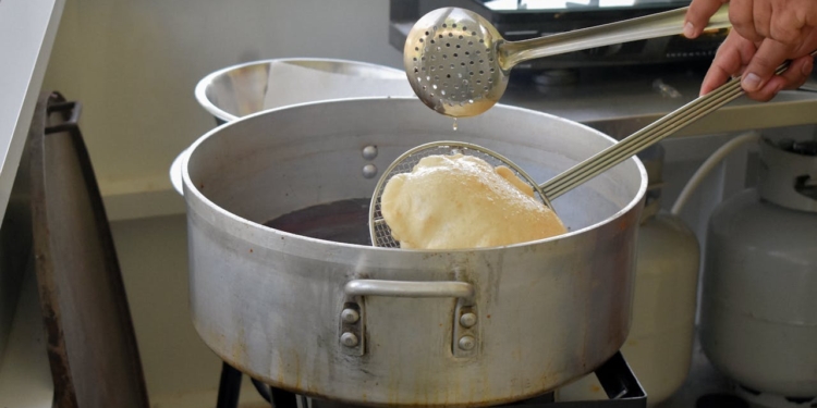 koken bakken olie frituur keuken eten restaurant