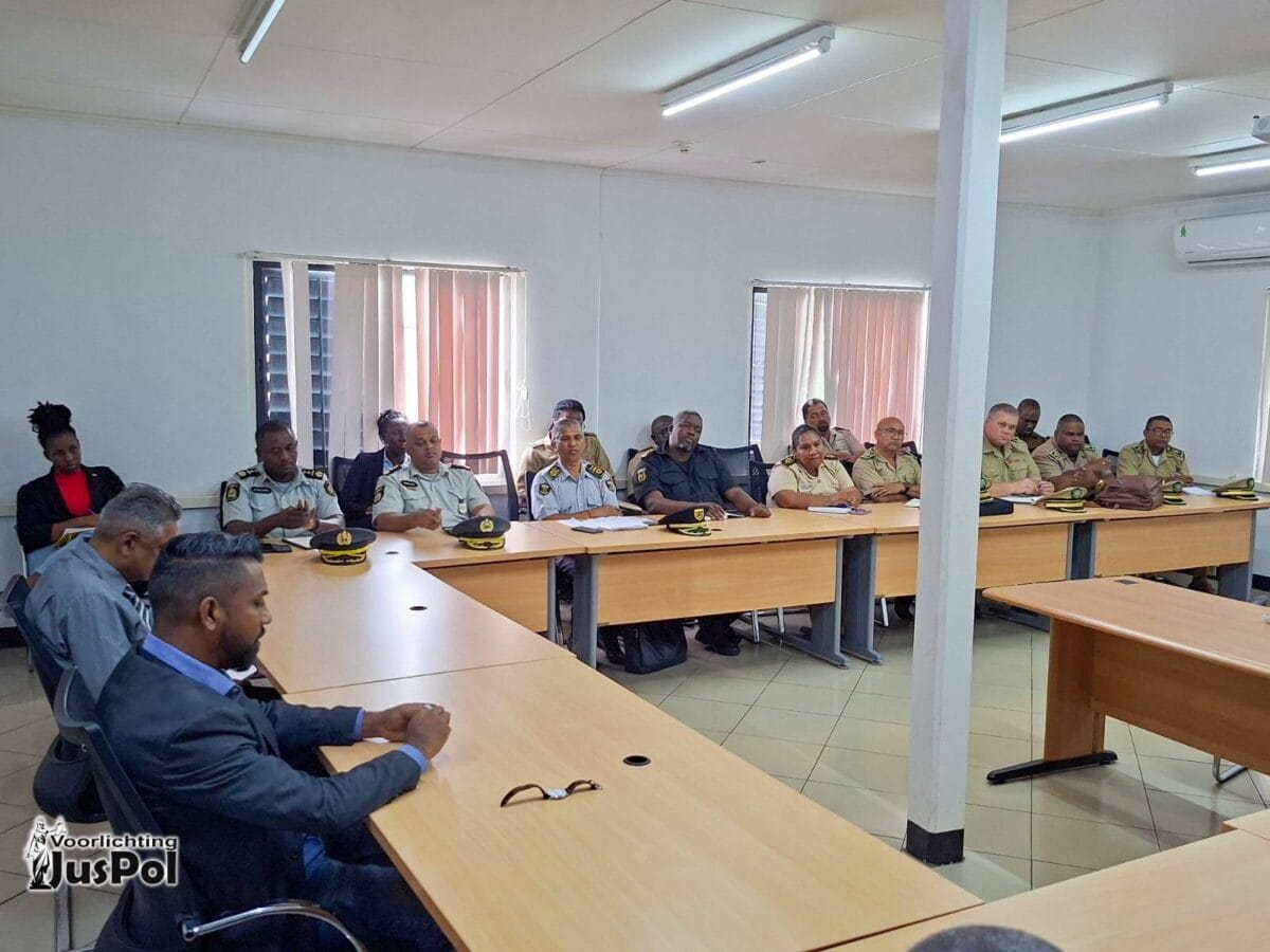 monorath [olitie en dc's