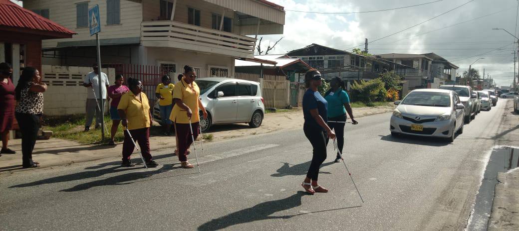 nvb getraind in groep blinden en slechtzienden