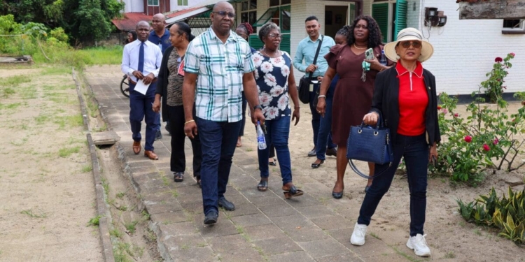 sozavo bezoek esther stichting en huize ashiana 32