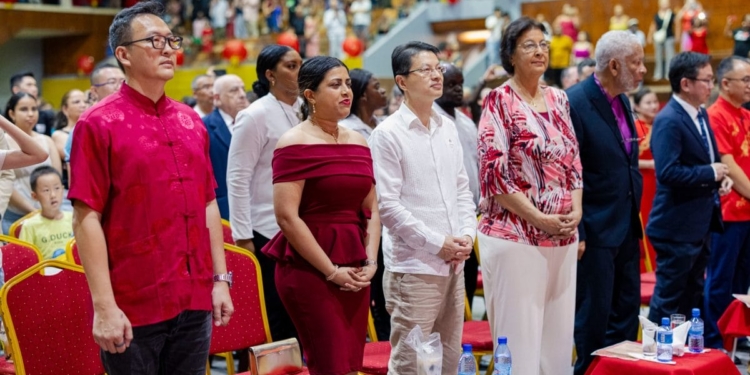 President Simons tijdens SCUA Chinese New Year Gala voor viering Jaar van Vuurpaard