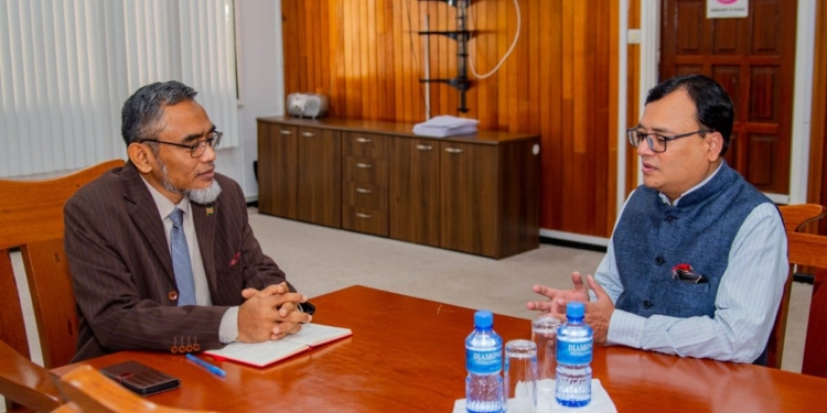 Minister Soeropawiro en Indiase ambassadeur Gupta bespreken samenwerking op gebied van bosbeheer