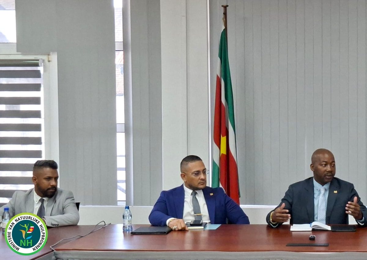 Ministers in overleg met Matawai-gemeenschap en Rosebel over protocol goudwinning Moeroekreek