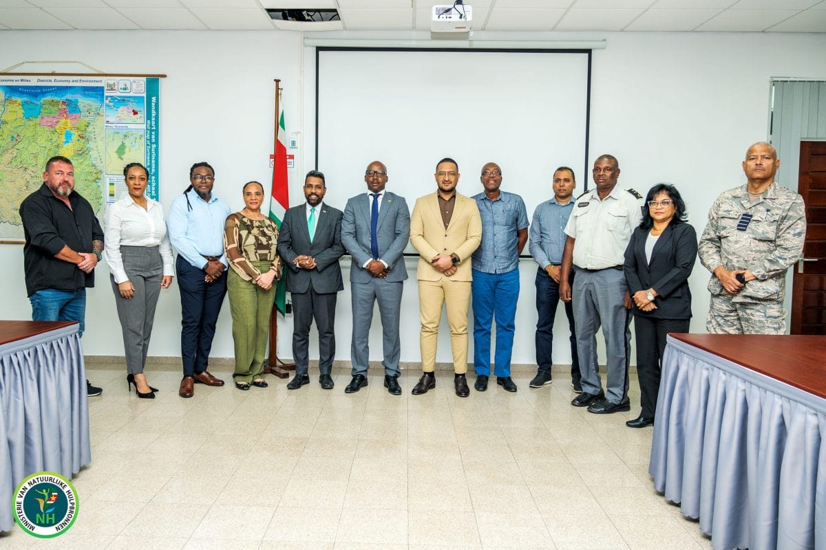Ministers in overleg met Rosebel Gold Mines over versterking veiligheid in Pikin Saramacca