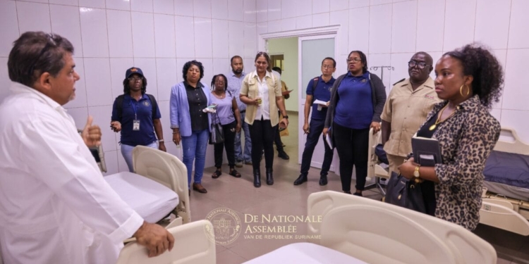 cie vg welzijn en arbeid bezoek aan de districten sipaliwini en brokopondo12