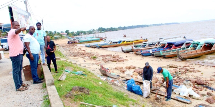schoonmaak albina marowijne