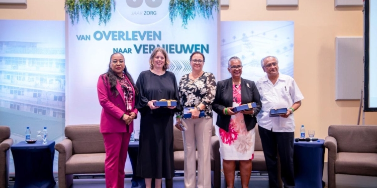 AZP-directeur Marica-Redan tijdens symposium over toekomst als universitair medisch centrum