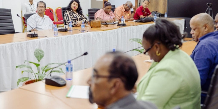 Regering consulteert ook Ravaksur en COL inzake ondersteunende maatregelen 3 1024x683