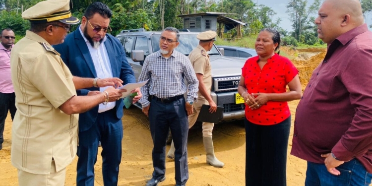 grondkwestie soeropawiro en bronto