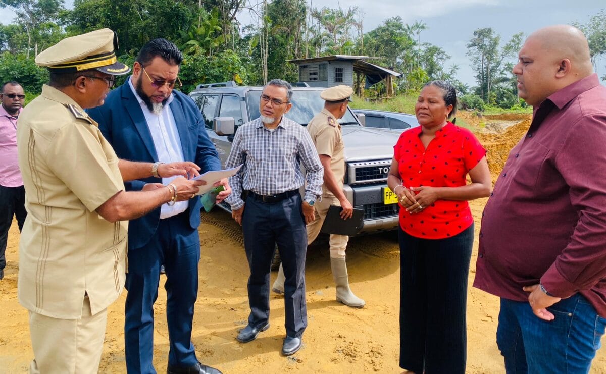 grondkwestie soeropawiro en bronto