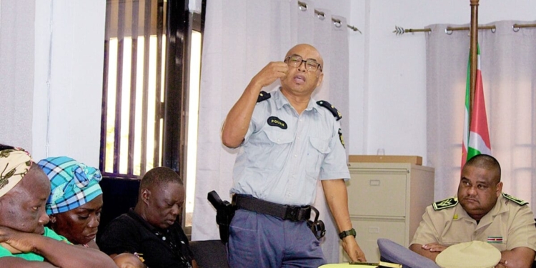 politie marowijne albina moengo vijent