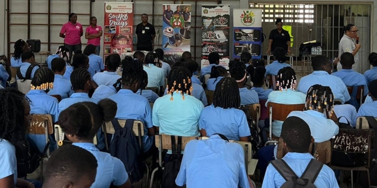 scholen albina marowijne politie