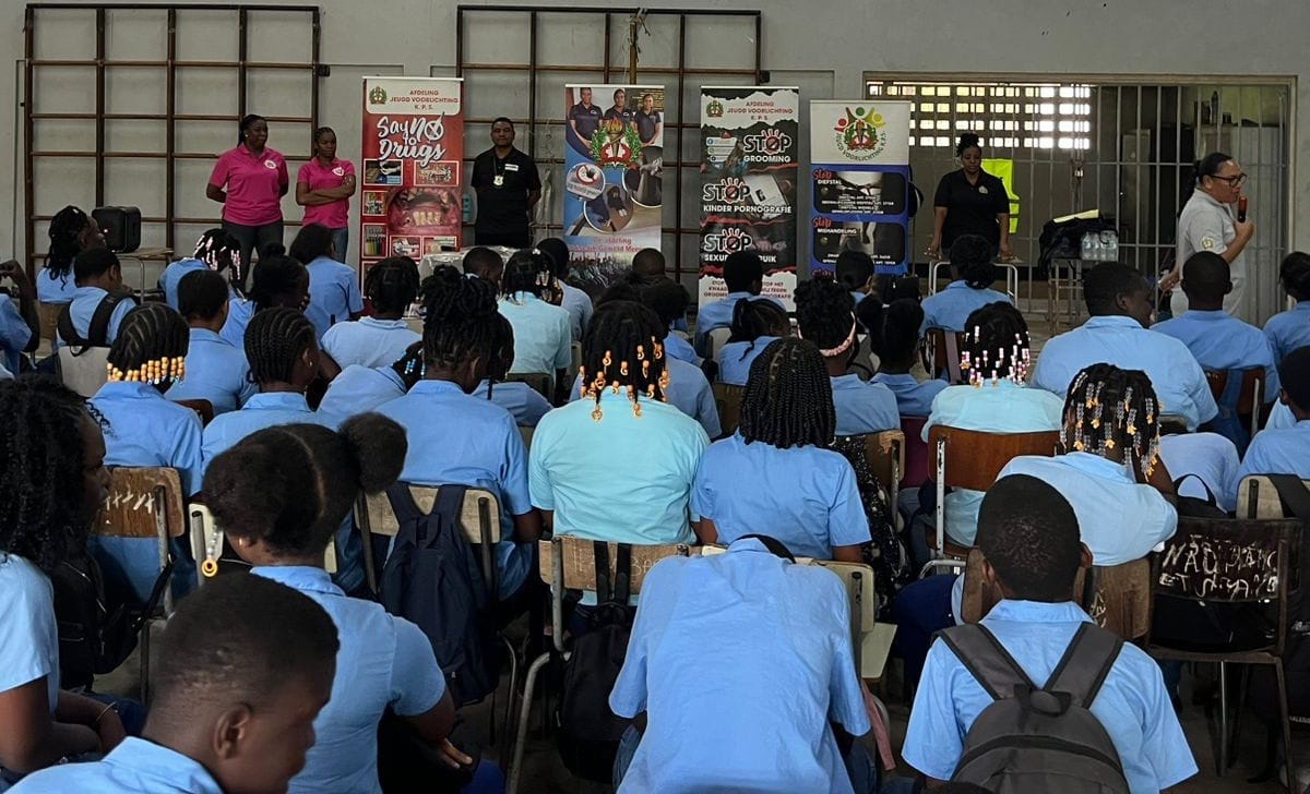 scholen albina marowijne politie