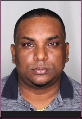 Politie zoekt verdachte in zaak van oplichting en verduistering en roept publiek op tot informatie.