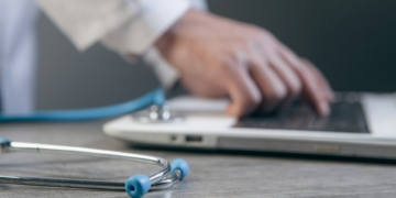 Volledig gratis gezondheidszorg in Suriname lijkt voorlopig onhaalbaar