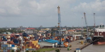 haven suriname containers