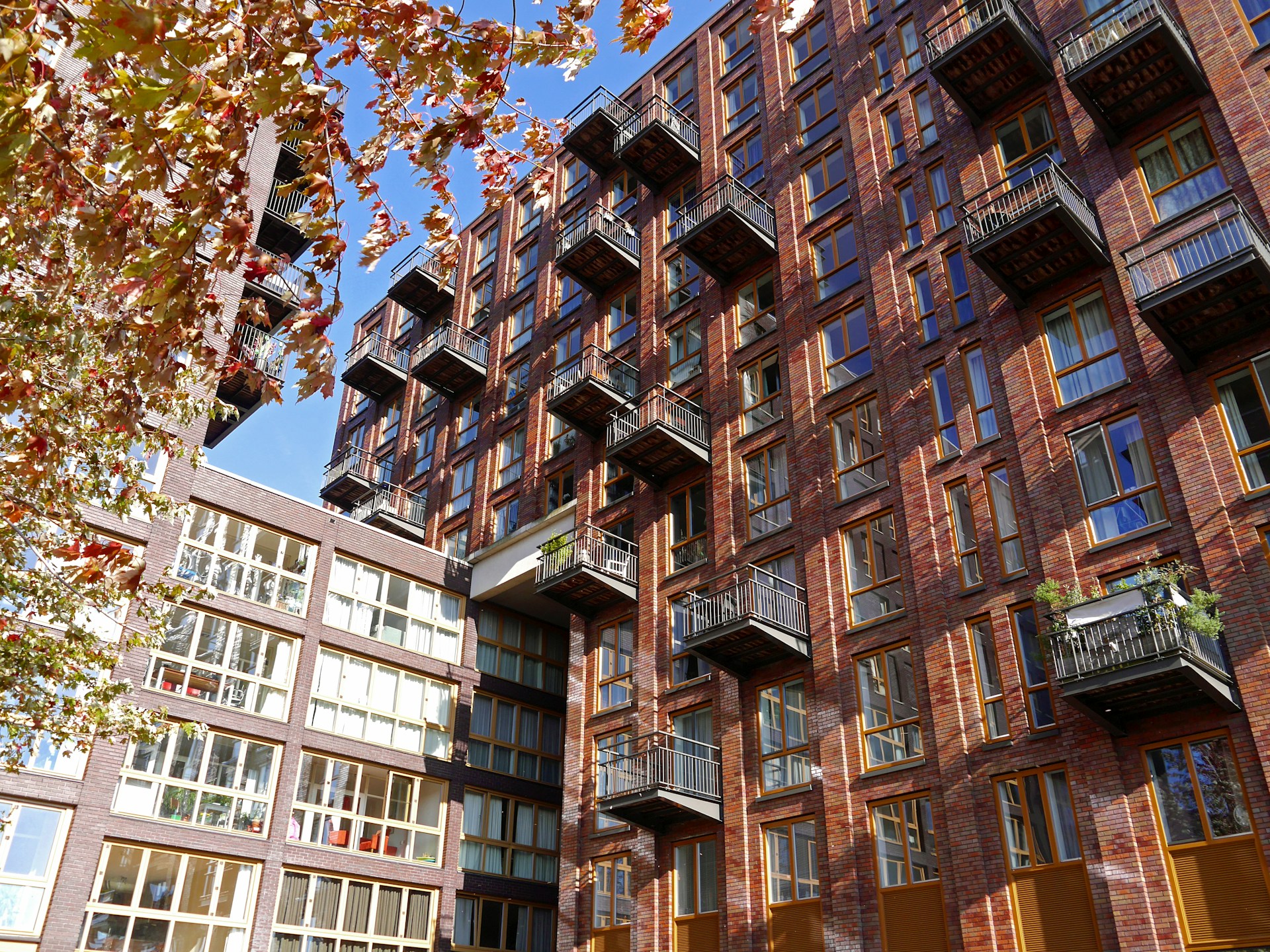 Door nu te kiezen voor bouwen in de hoogte kan Paramaribo zich voorbereiden op de toekomst en tegelijkertijd inspelen op de woonwensen van een nieuwe generatie. Foto: Amsterdam