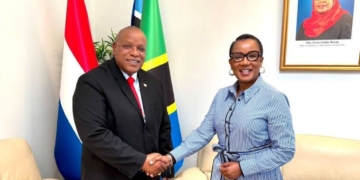 Ambassadeurs Suriname en Tanzania bespreken handel, investeringen en ontwikkeling