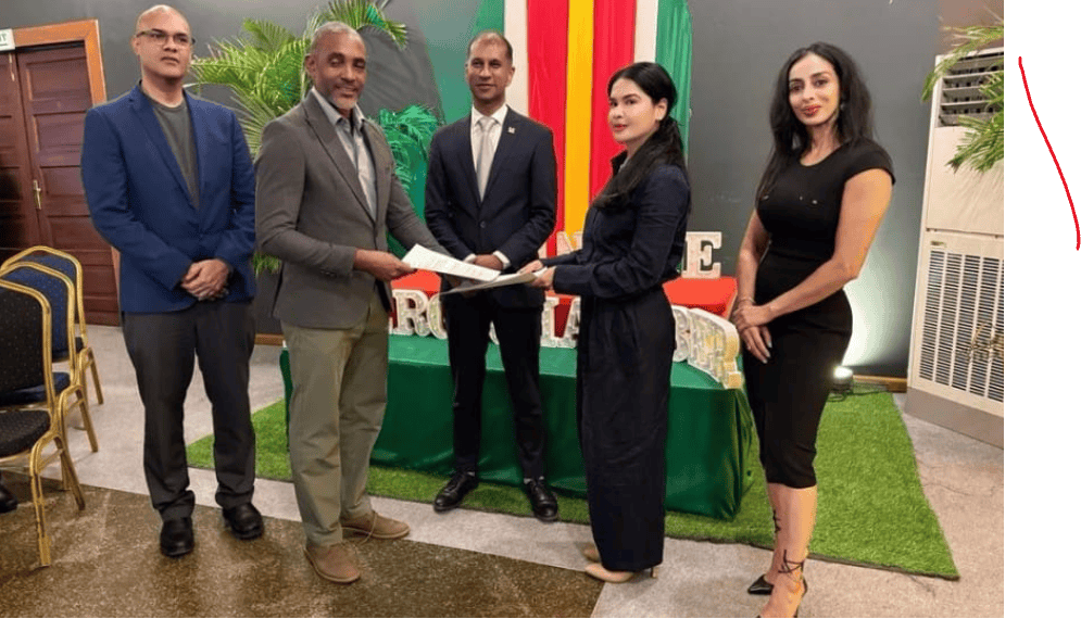 Energiesector Suriname en Trinidad versterken samenwerking via nieuw akkoord