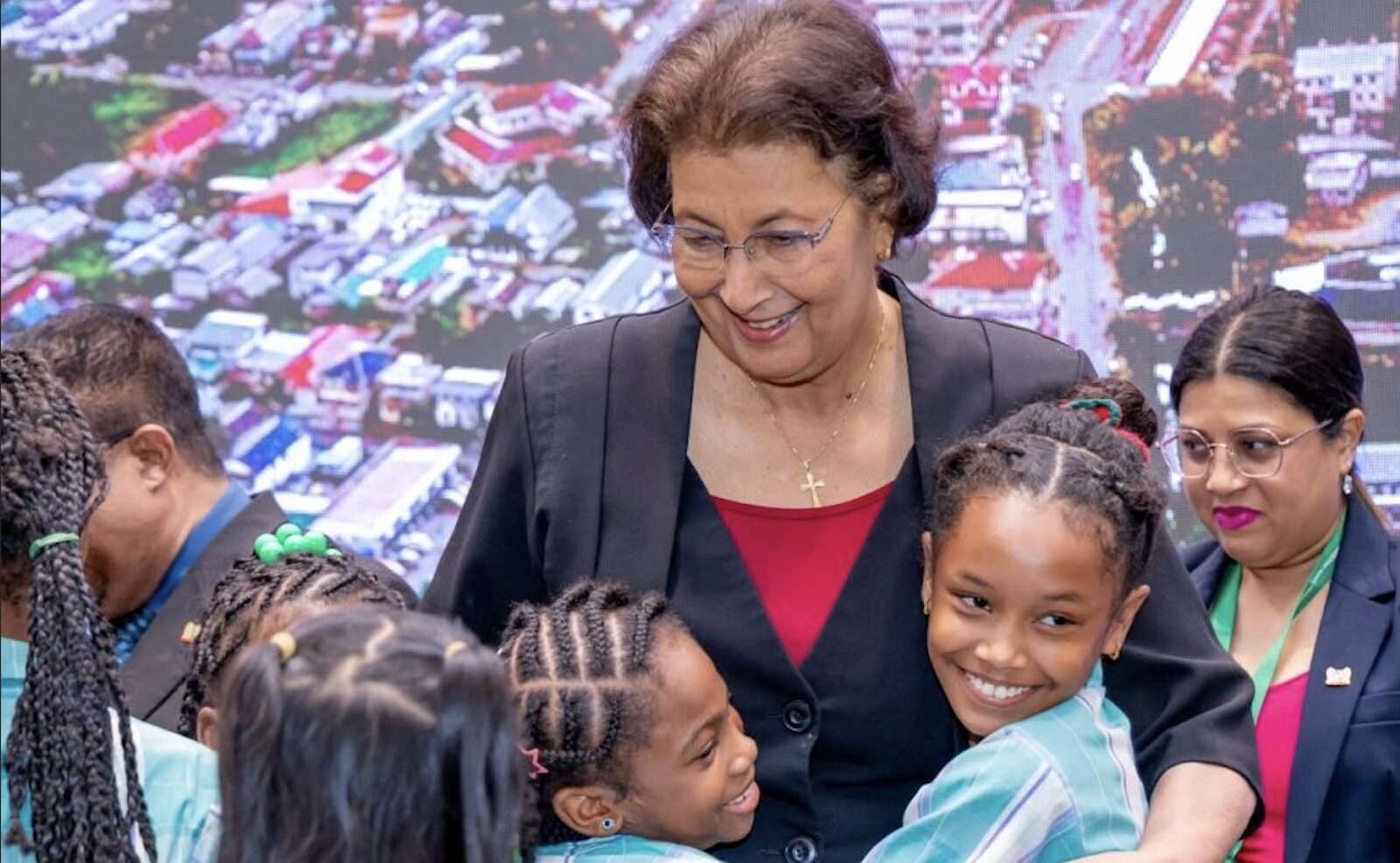 President Simons met schoolkinderen