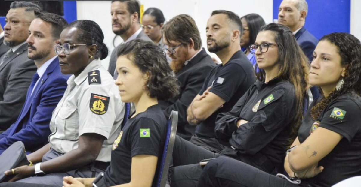 voorlichting juspol suriname