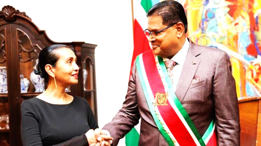 Procurator-General (PG) Garcia Paragsingh en ex-president Chan Santokhi (wijlen)
