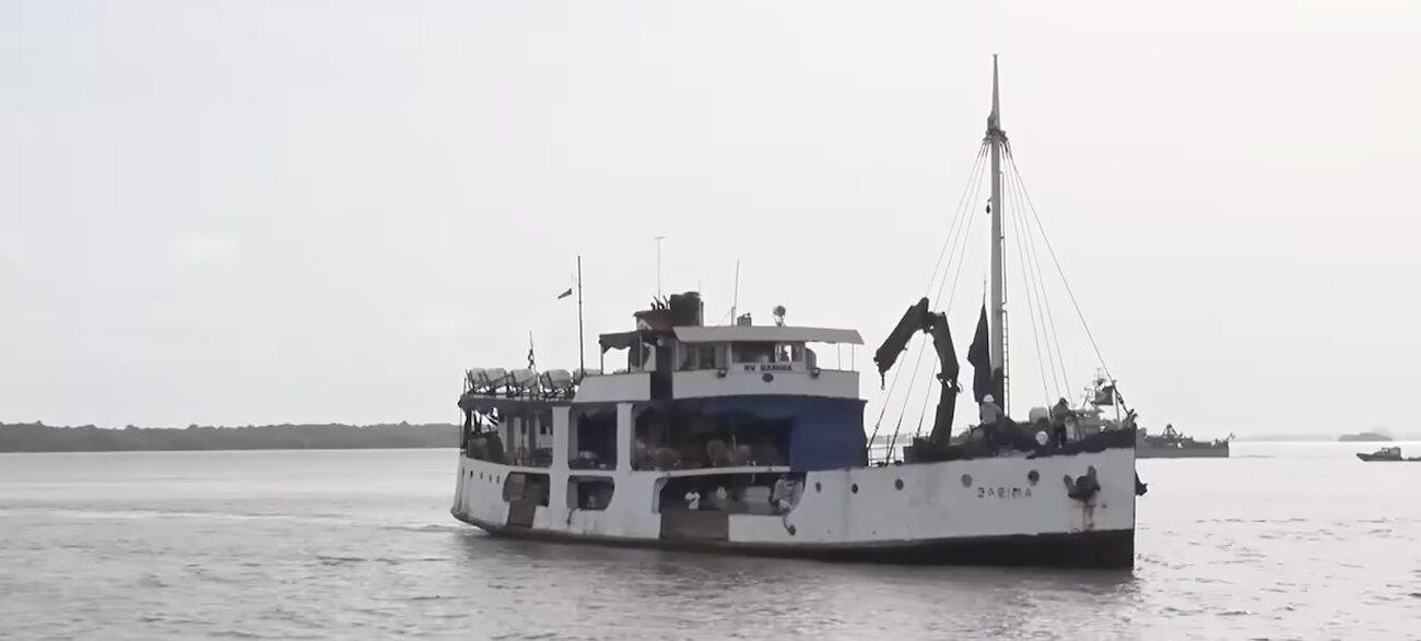 De regering van Suriname heeft haar steun uitgesproken aan Guyana na het tragische ongeval met de veerboot MV Barima. Beeld: News Source Guyana