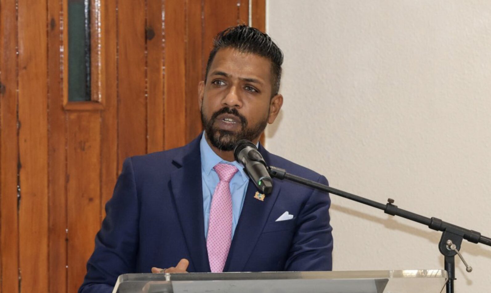 Minister Monorath opent workshop voorbereiding Universal Periodic Review in Torarica. Foto: JusPol