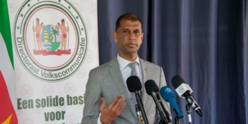 Minister Patrick Brunnings van Olie Gas en Milieu
