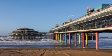 Steeds meer kinderen van Surinaamse ouders in Nederland behalen een hbo of wo diploma. Foto: Scheveningen Den Haag