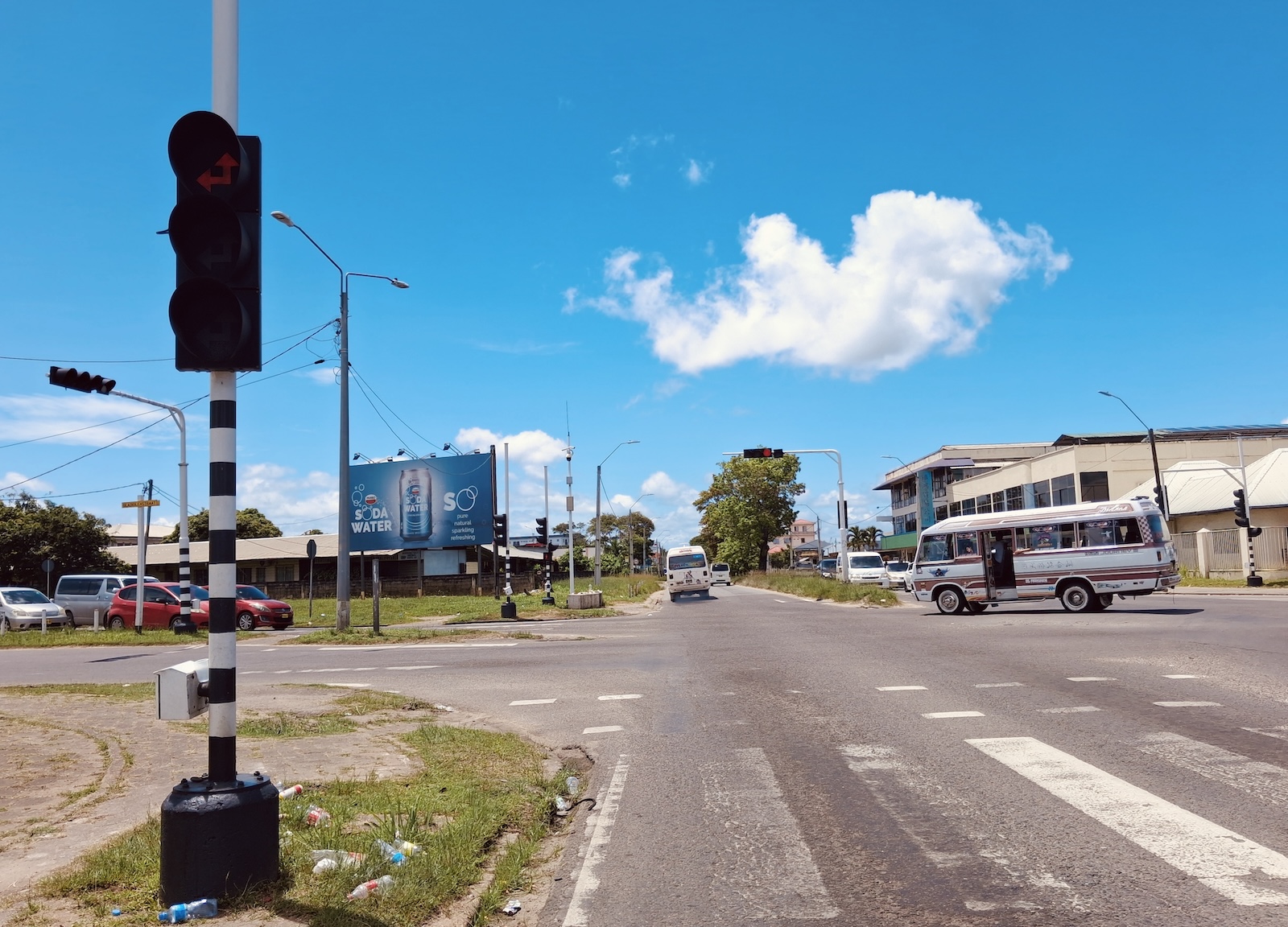 Het verkeer in Suriname is onberekenbaar.