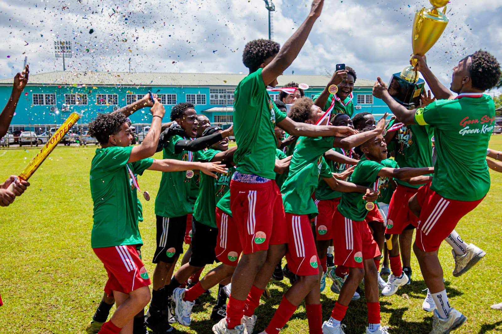 Jeugd van Robinhood grijpt overtuigend het kampioenschap