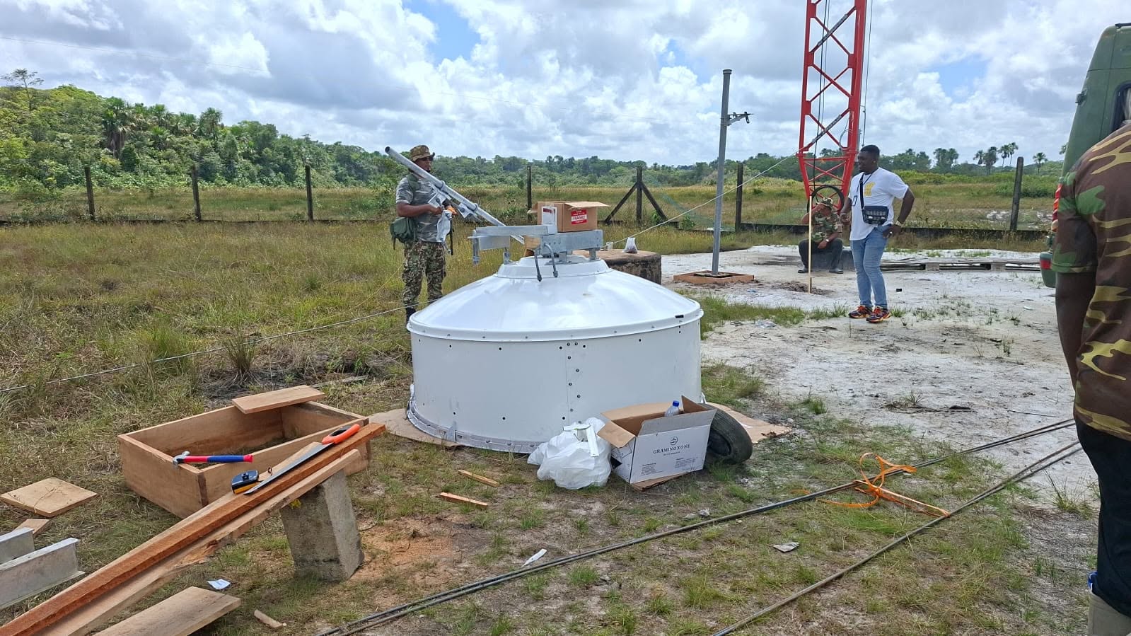 Nieuwe installatie zorgt voor betere communicatie tussen luchtverkeersleiding en luchtvaart