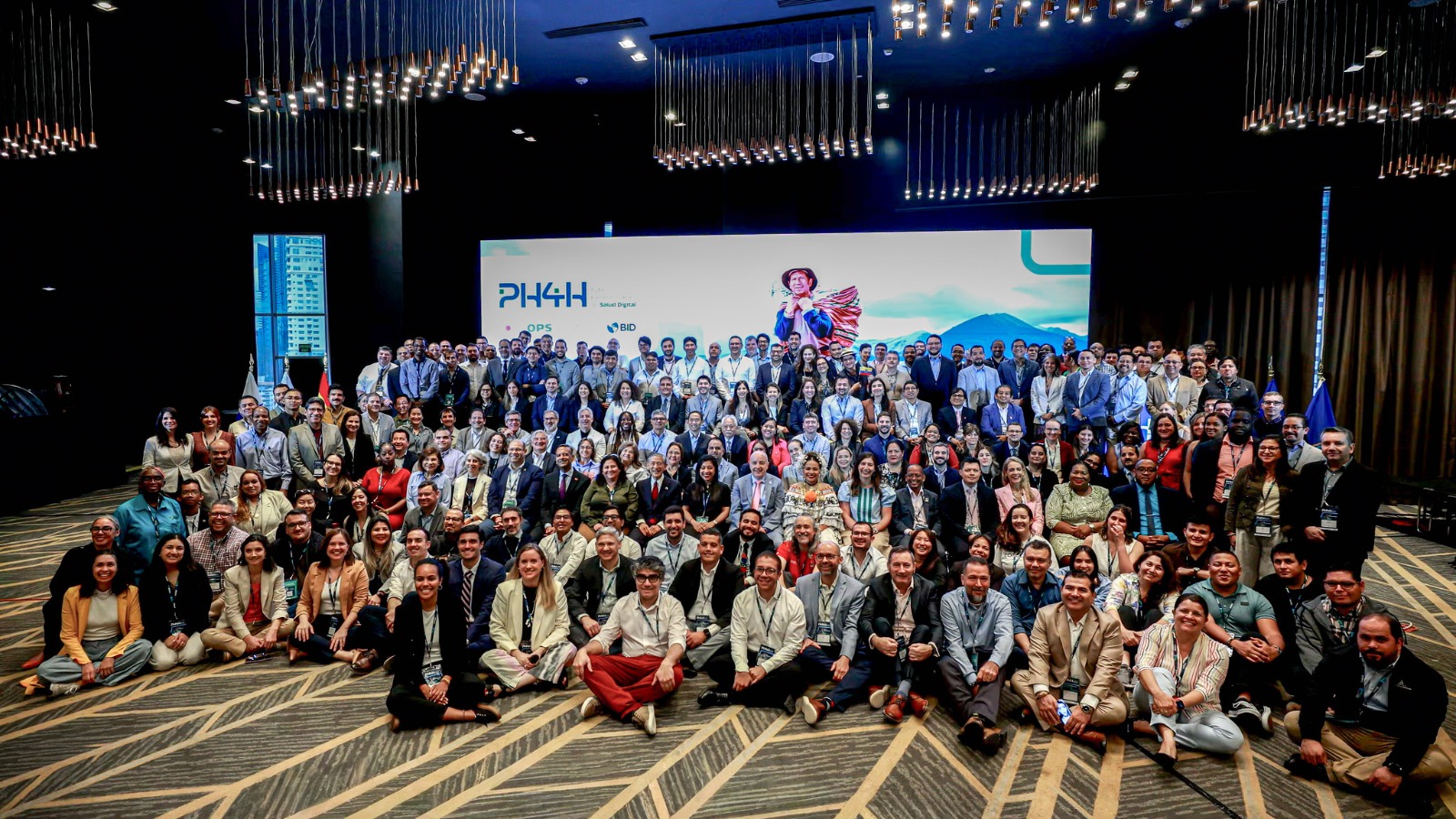 De Surinaamse delegatie ontving tijdens de PH4H Connectathon 2026 in Panama drie internationale onderscheidingen voor digitale gezondheidszorg. Foto: CDS