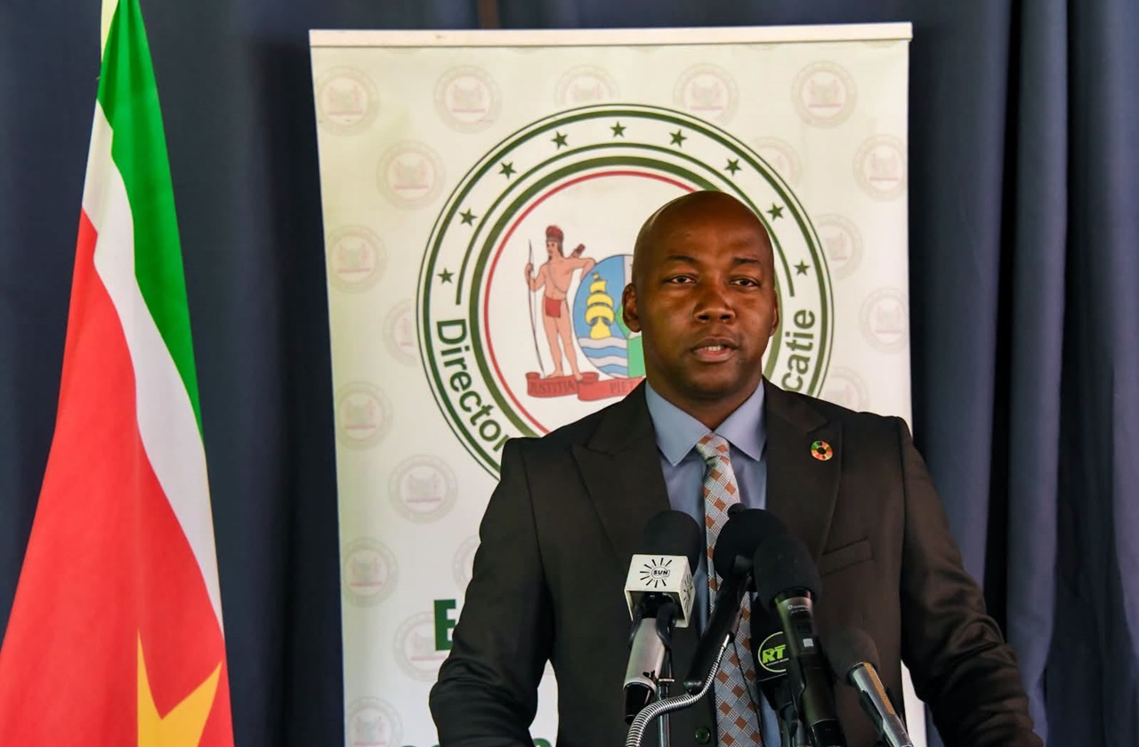 NH-minister David Abiamofo.
