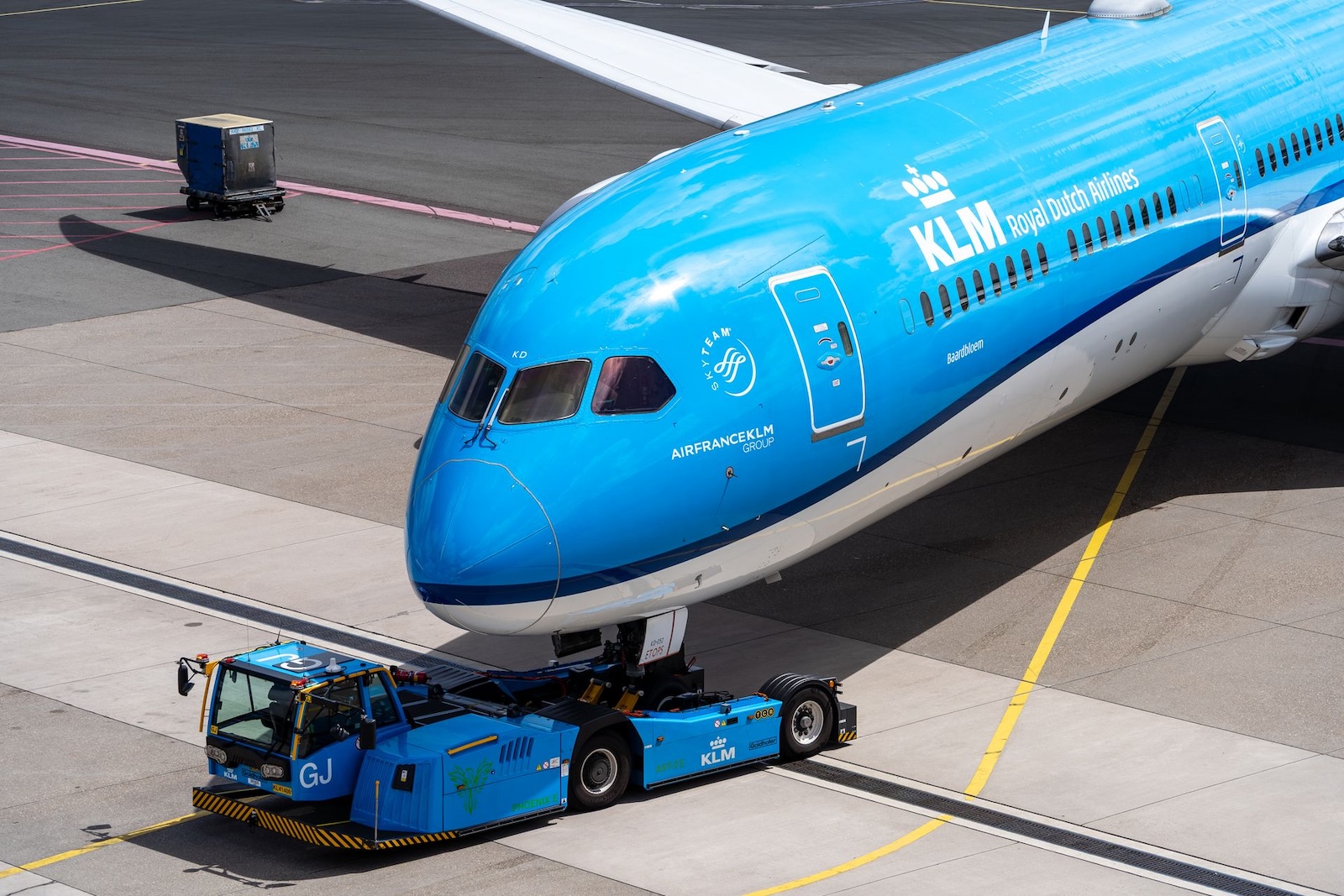 Een reis naar Suriname wordt vanaf 1 januari 2027 duurder door de nieuwe Nederlandse vliegbelasting. Foto: KLM Boeing op Schiphol Airport