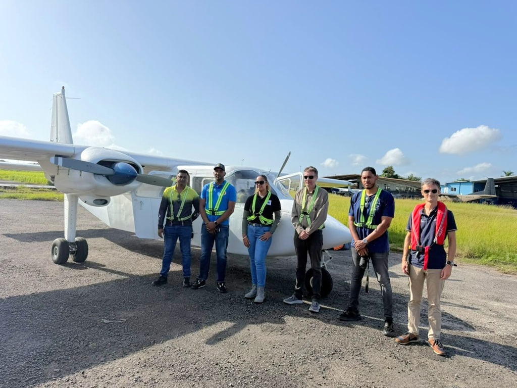 Vier uur durende luchtsurvey boven Surinaamse kustwateren.
