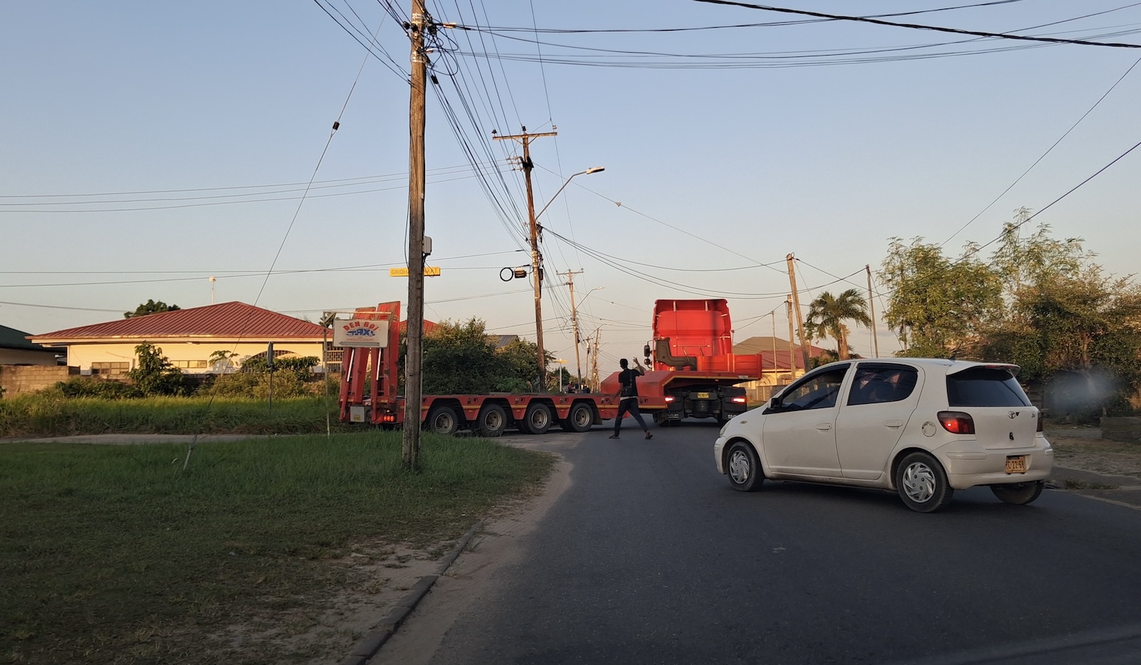 Het rijbewijs kan voor een nieuwe generatie Surinamers veel minder belangrijk worden als autonome auto's zich de komende twintig jaar blijven ontwikkelen.