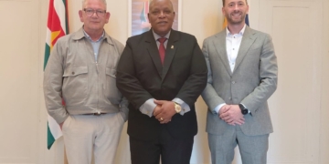 Nederlandse zorgdelegatie bereidt trainingsmissie naar Suriname voor.