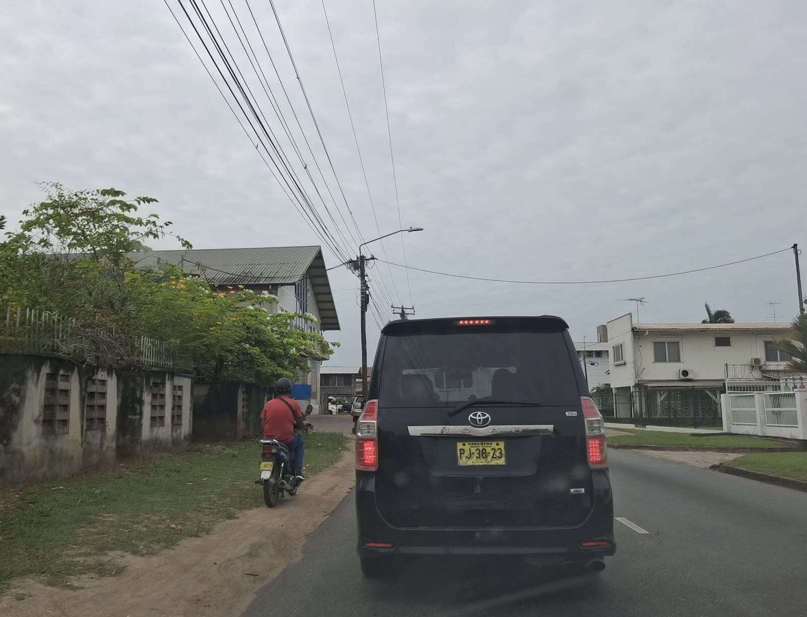 Verkeer in Suriname. Illustratiefoto.