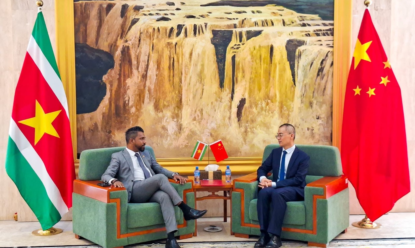 China verdiept samenwerking met Suriname via ondersteuning rechtshandhaving.