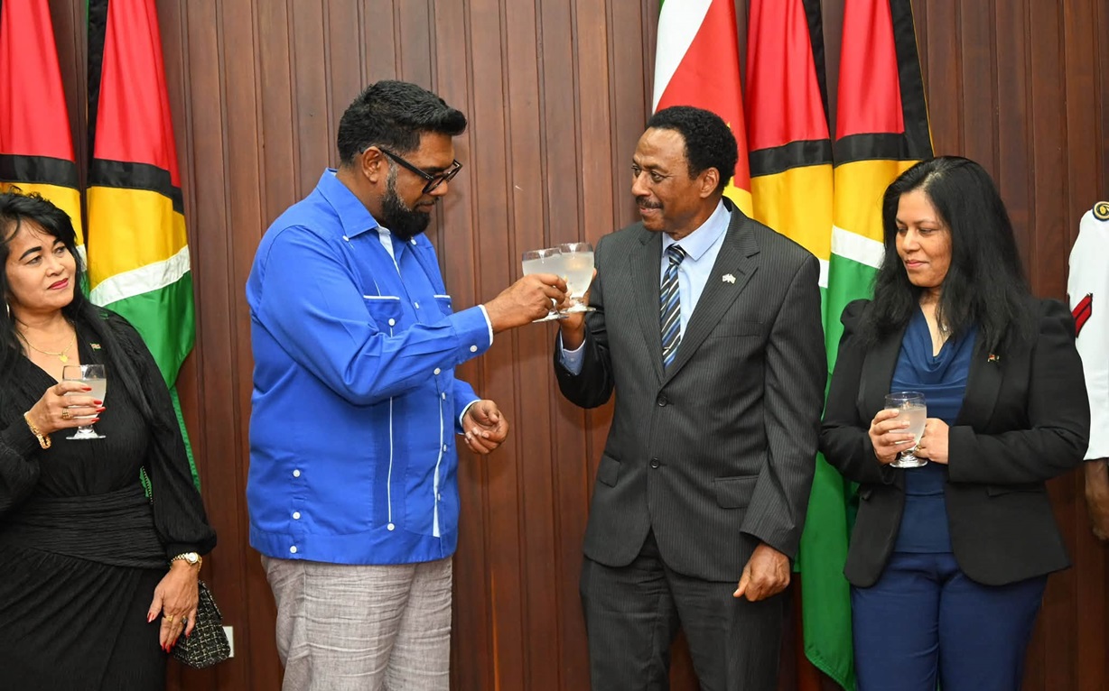 Nieuwe ambassadeur in Guyana, oude vraag blijft: wat gebeurt er met Tigri?