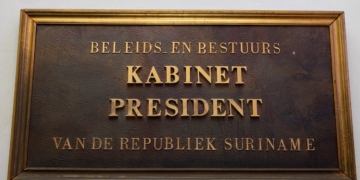kabinet president suriname