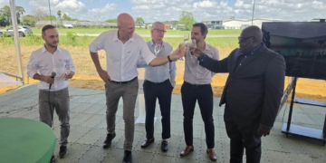 Van internationale luchthaven naar toeristische groeizone.