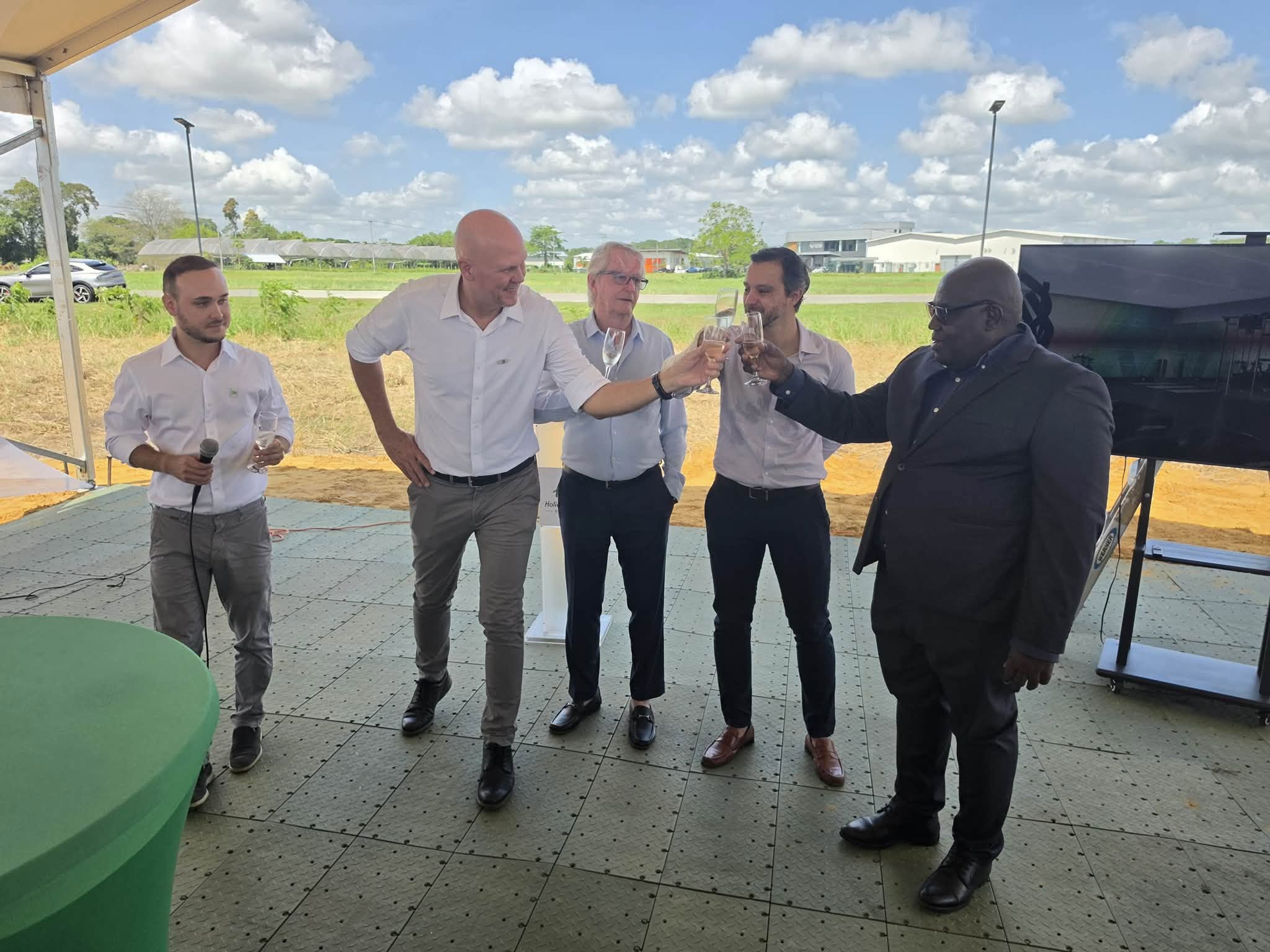 Van internationale luchthaven naar toeristische groeizone.