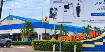 Buitenlanders reageren volgens ondernemers wel op vacatures in Suriname, maar lopen soms tegen de Nederlandse taal aan. Illustratiefoto: Hermitage Mall