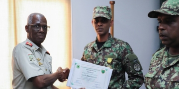 IDO leidt twintig militairen op tot groepscommandant