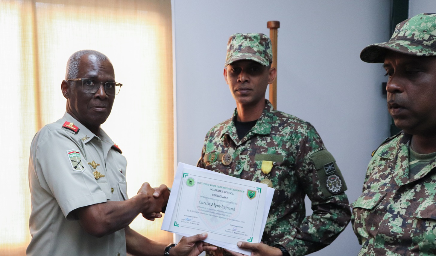 IDO leidt twintig militairen op tot groepscommandant